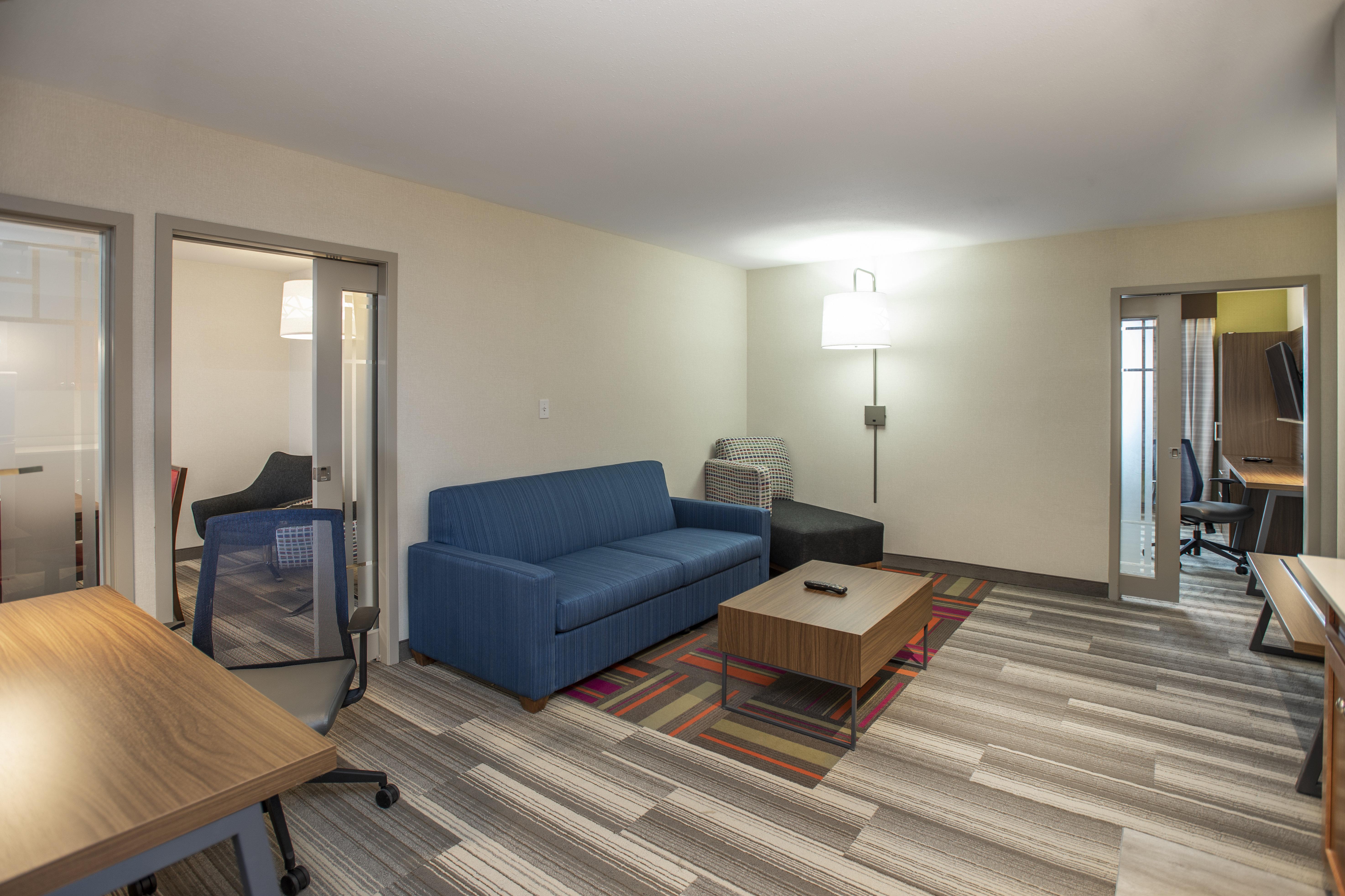Holiday Inn Express & Suites Medicine Hat By Ihg Exterior foto