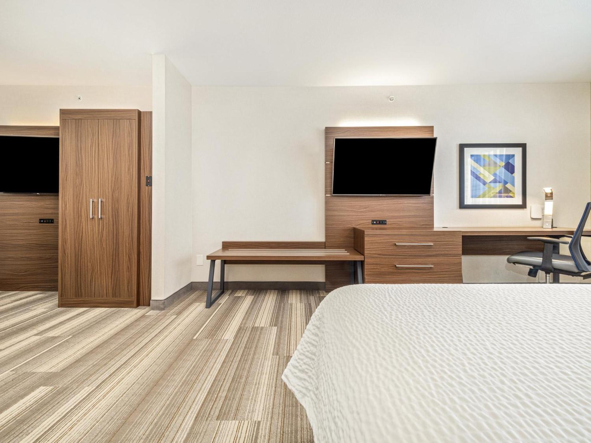 Holiday Inn Express & Suites Medicine Hat By Ihg Exterior foto