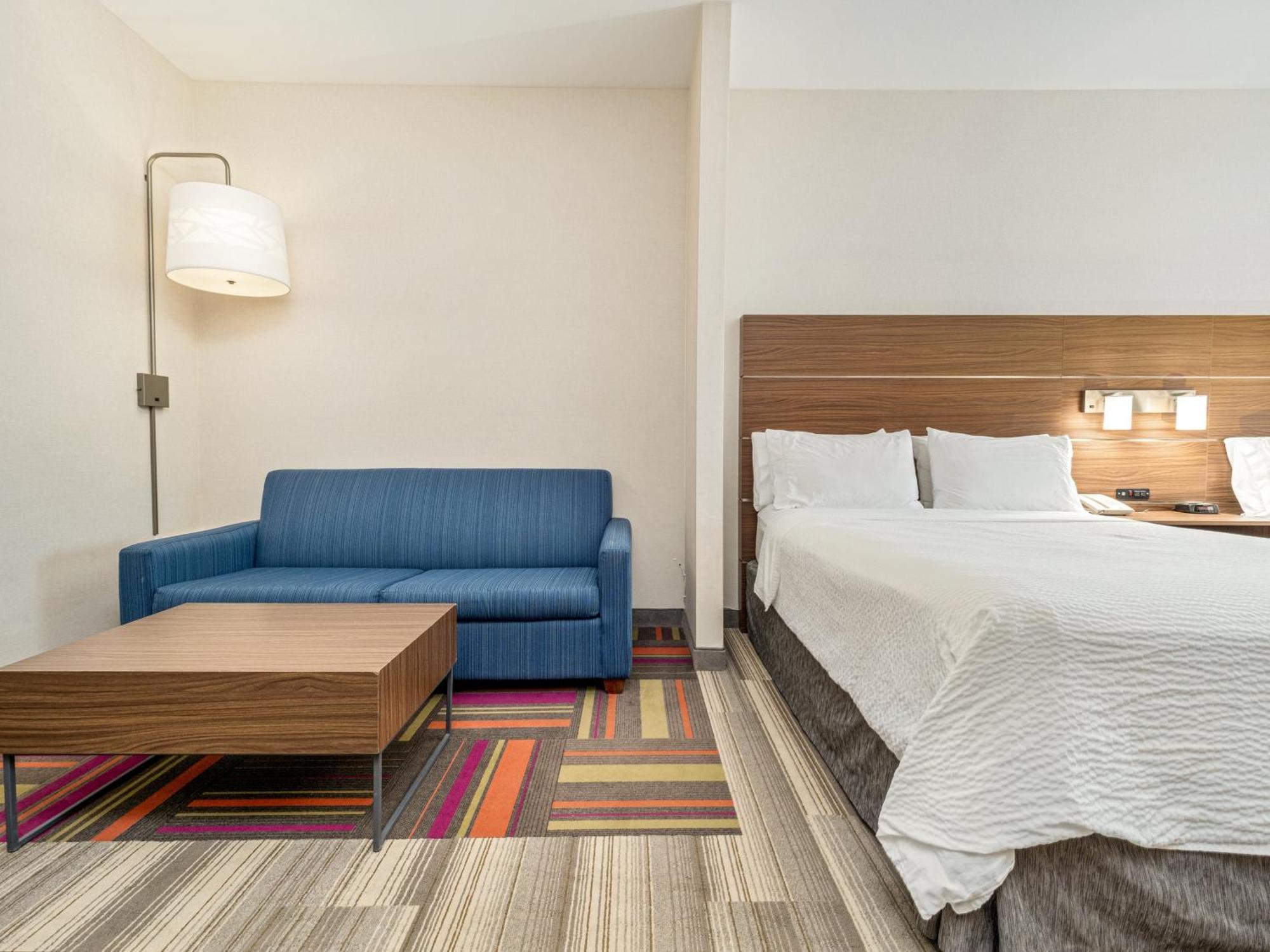 Holiday Inn Express & Suites Medicine Hat By Ihg Exterior foto