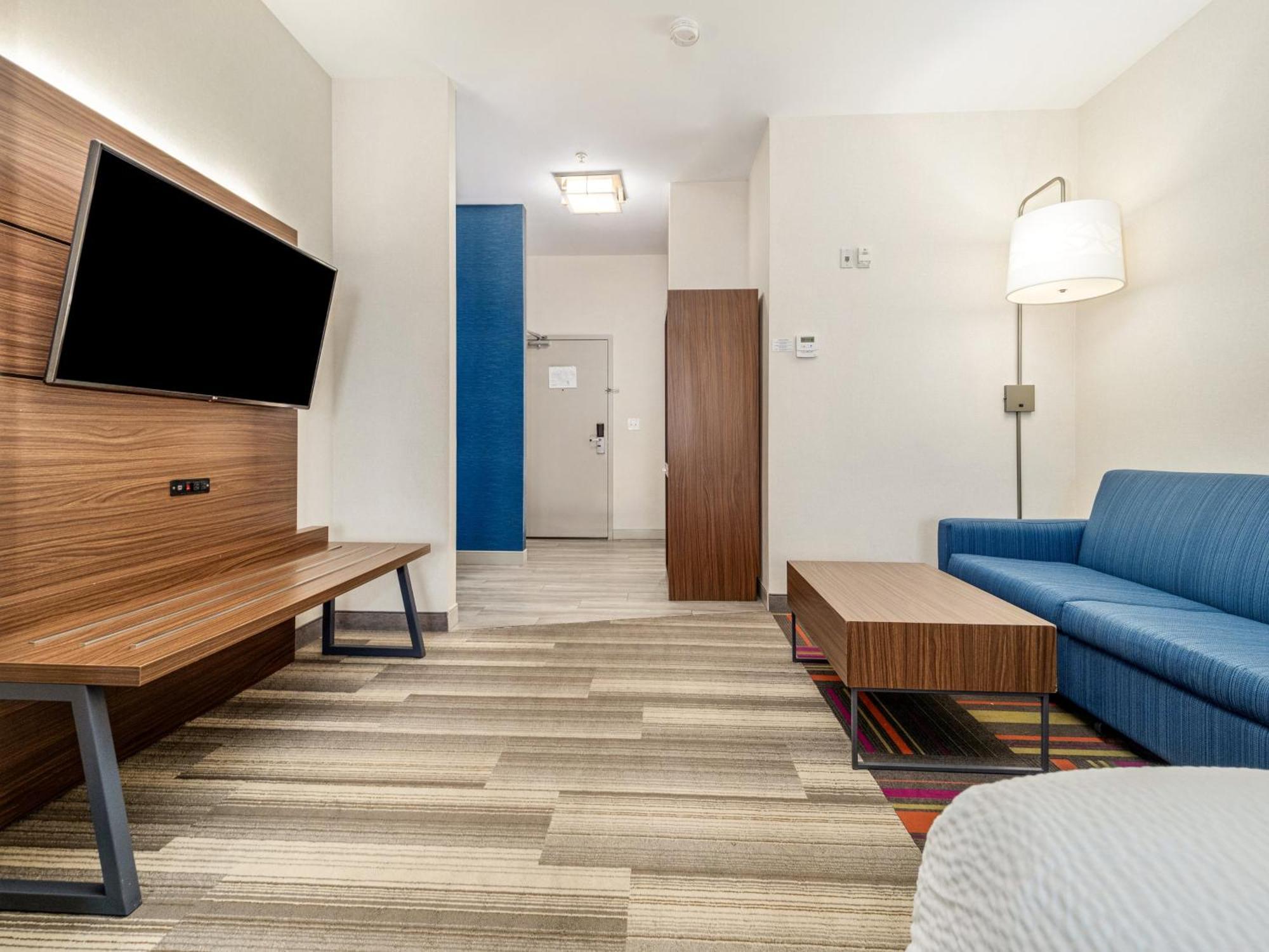 Holiday Inn Express & Suites Medicine Hat By Ihg Exterior foto